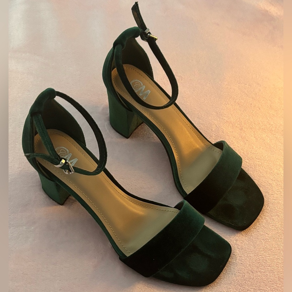 Chelsea Moreland Elegant Velvet Emerald Green Heels.